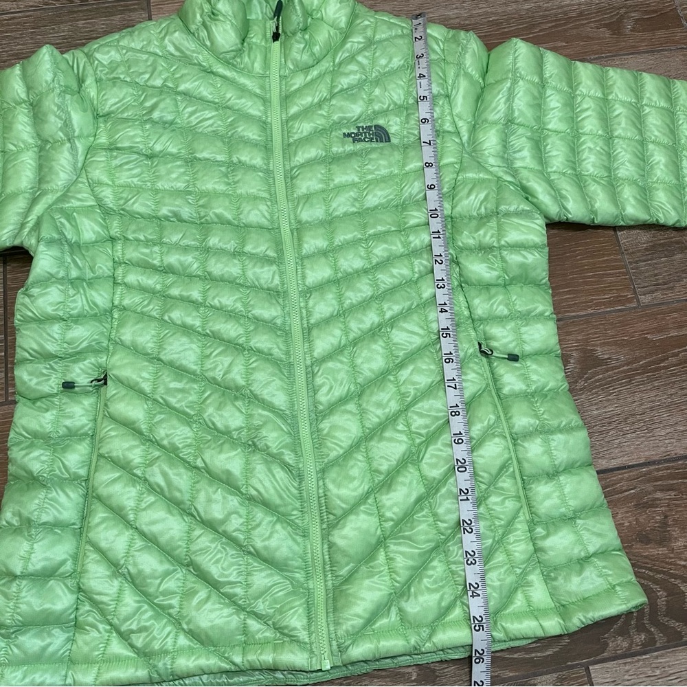 The North Face Thermoball Bright Green Jacket - Picture 9 of 9